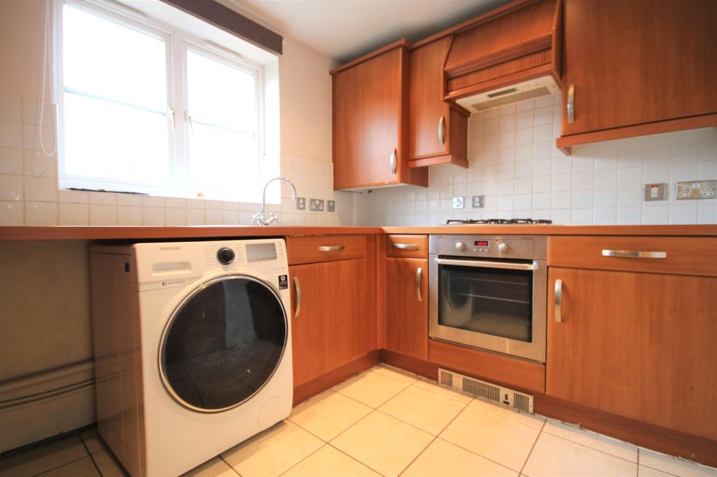 Property photo 1 of 8 Picture No. 01