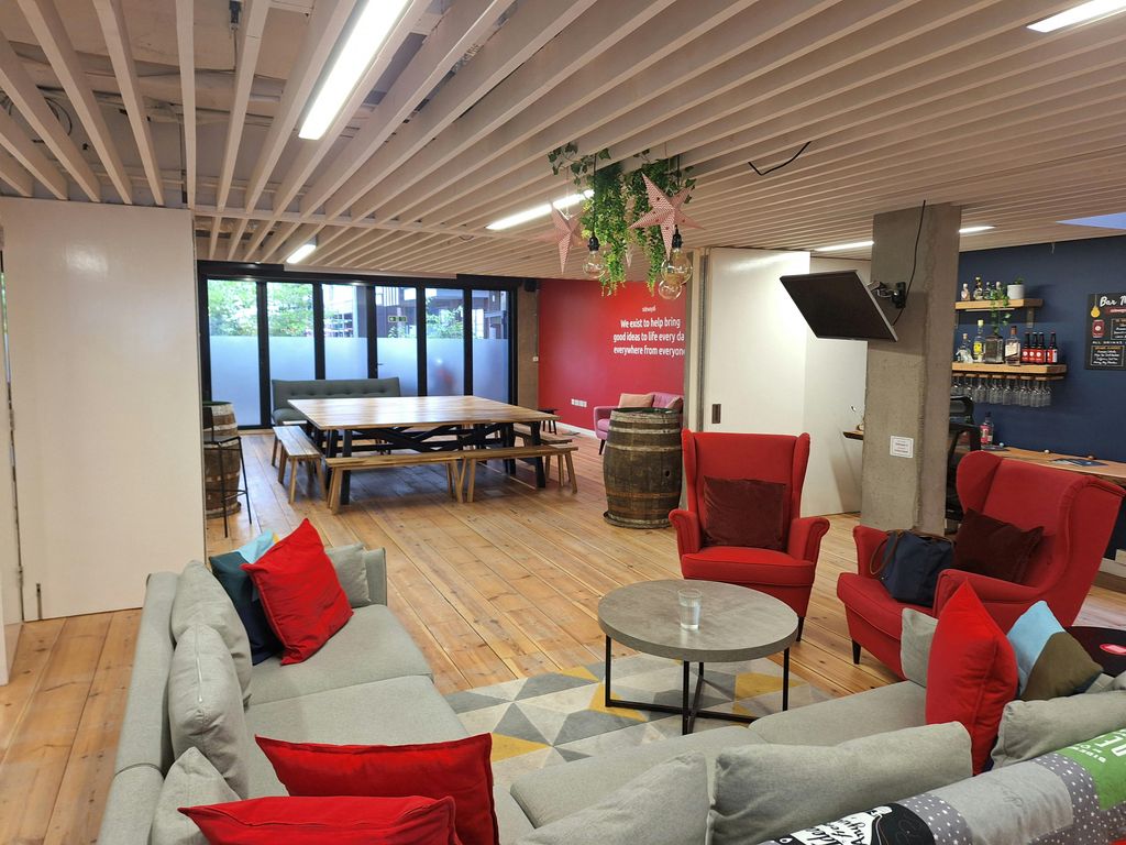 Property photo 2 of 7 21 Downham Rd  Int 1.Jpg