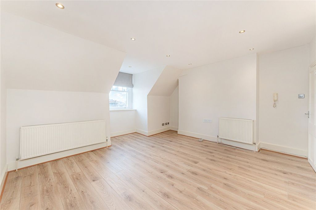 Property photo 3 of 10 Picture No. 33