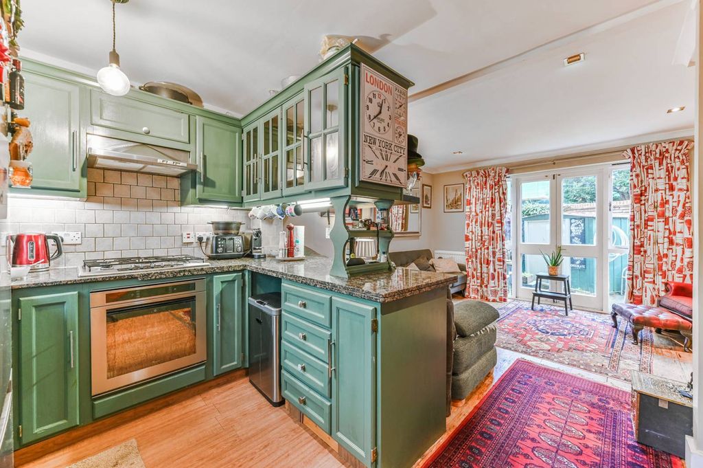 Property photo 2 of 10