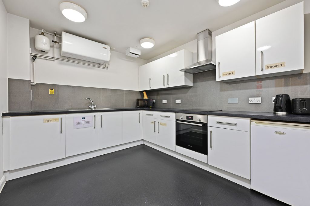 Property photo 3 of 7 Cs - Shady Lane - 30 (1)