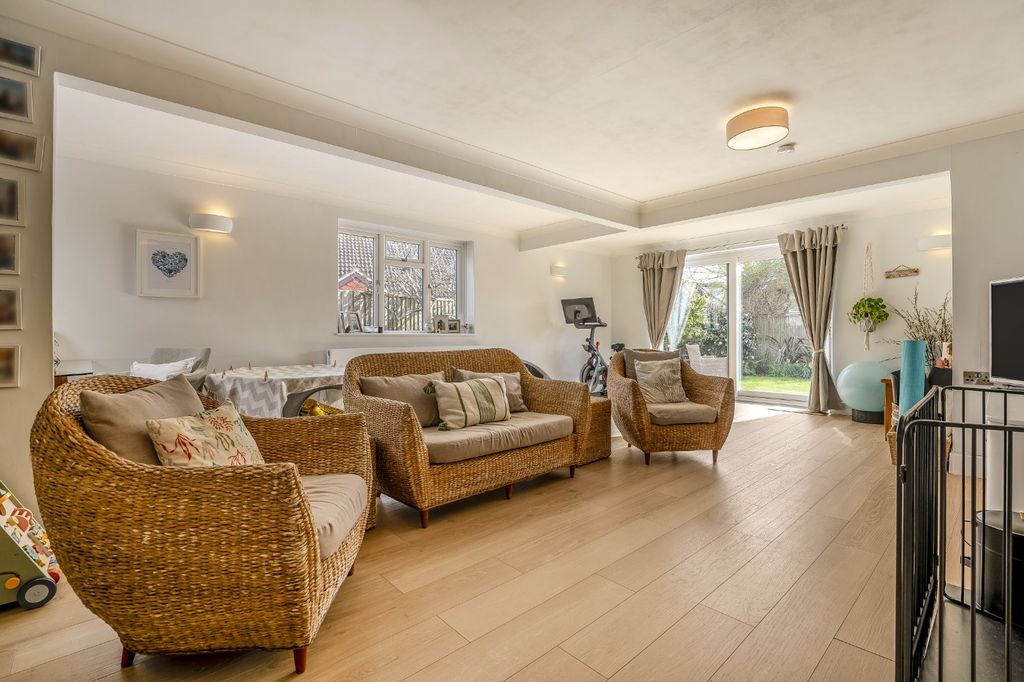 Property photo 3 of 15 Picture No. 12