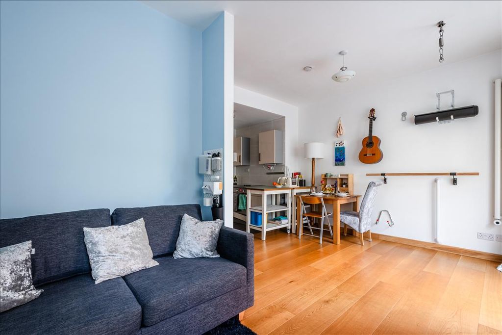 Property photo 2 of 18