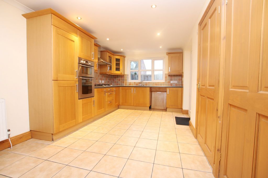 Property photo 2 of 3