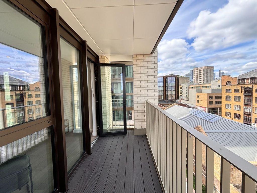 Property photo 3 of 11 Balcony