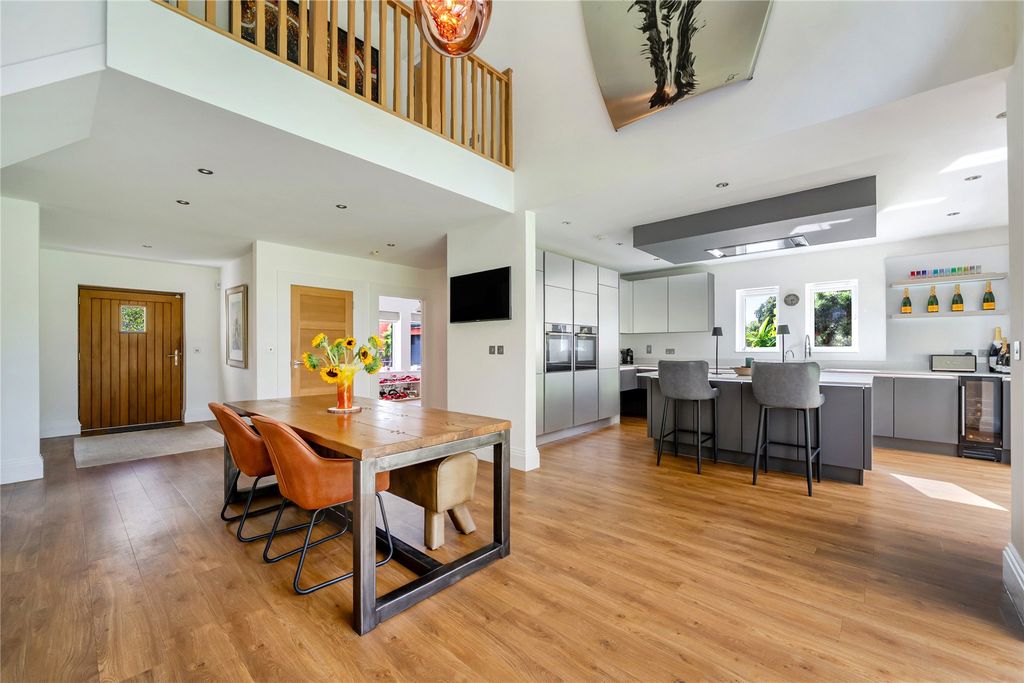 Property photo 2 of 18 Kitchen/Dining