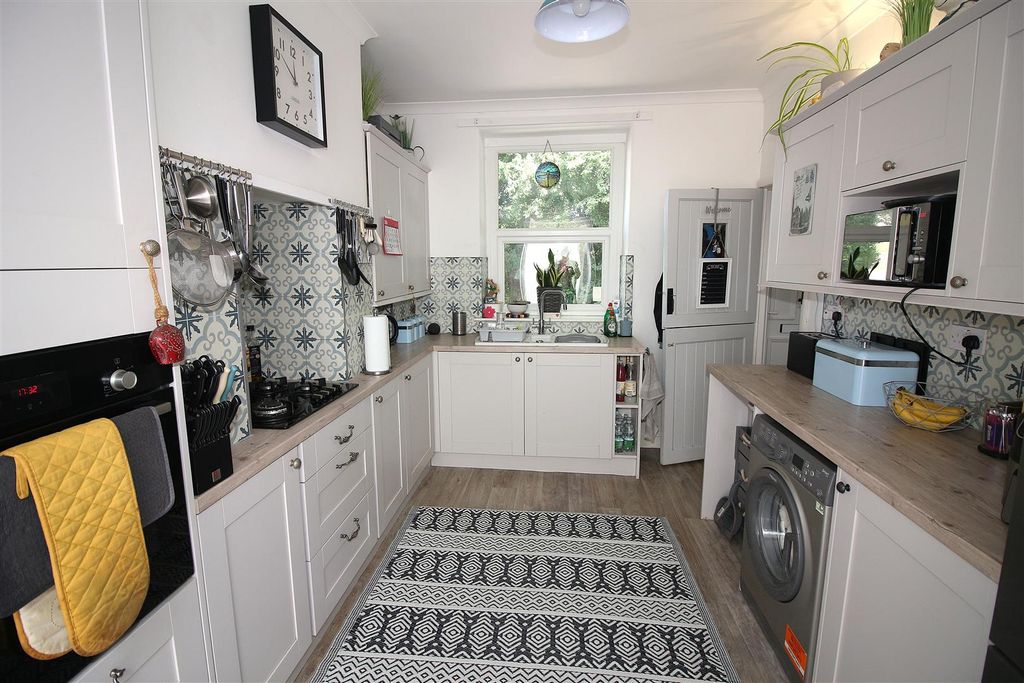 Property photo 2 of 13 Kitchen