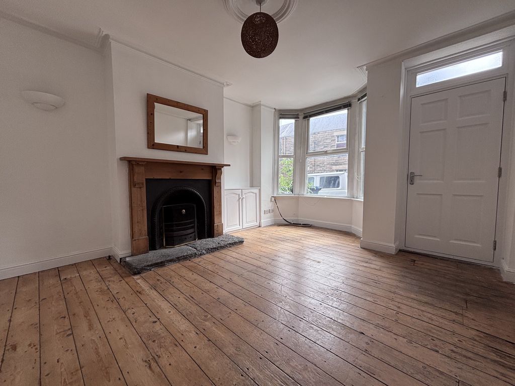 Property photo 3 of 7 F