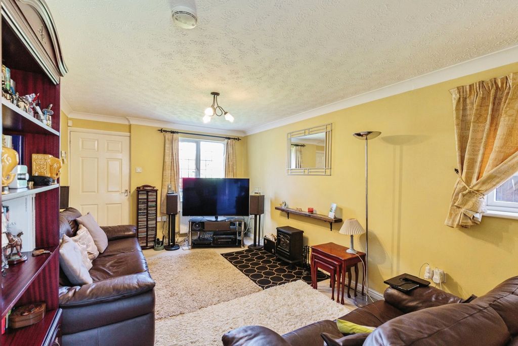 Property photo 3 of 17 Photo