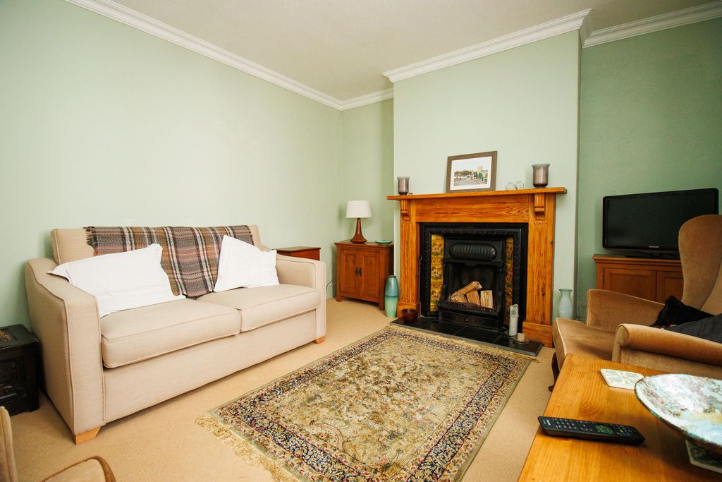 Property photo 3 of 19