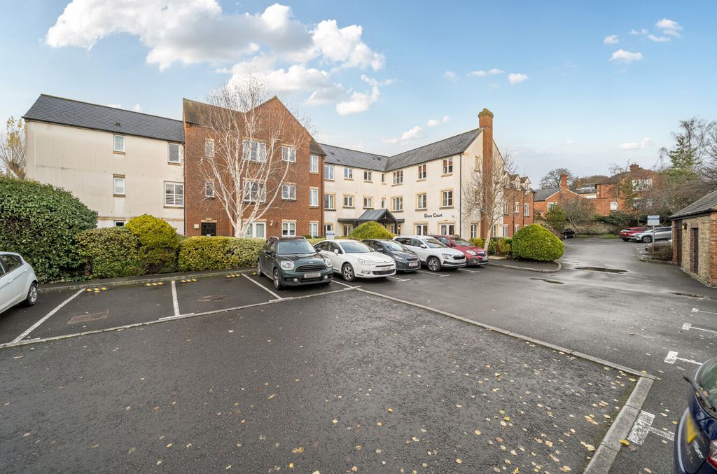 Property photo 1 of 14 Front Of Building