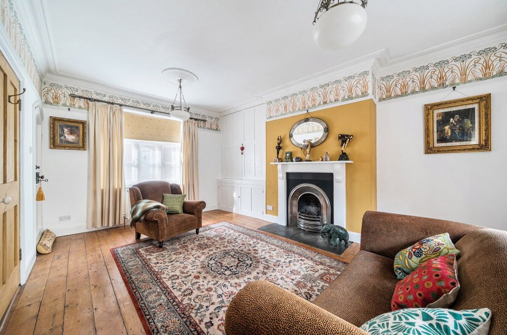 Property photo 2 of 12 Sitting Room