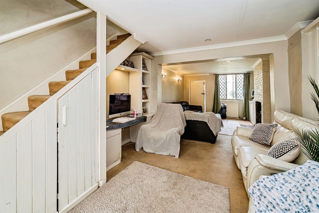Property photo 3 of 16