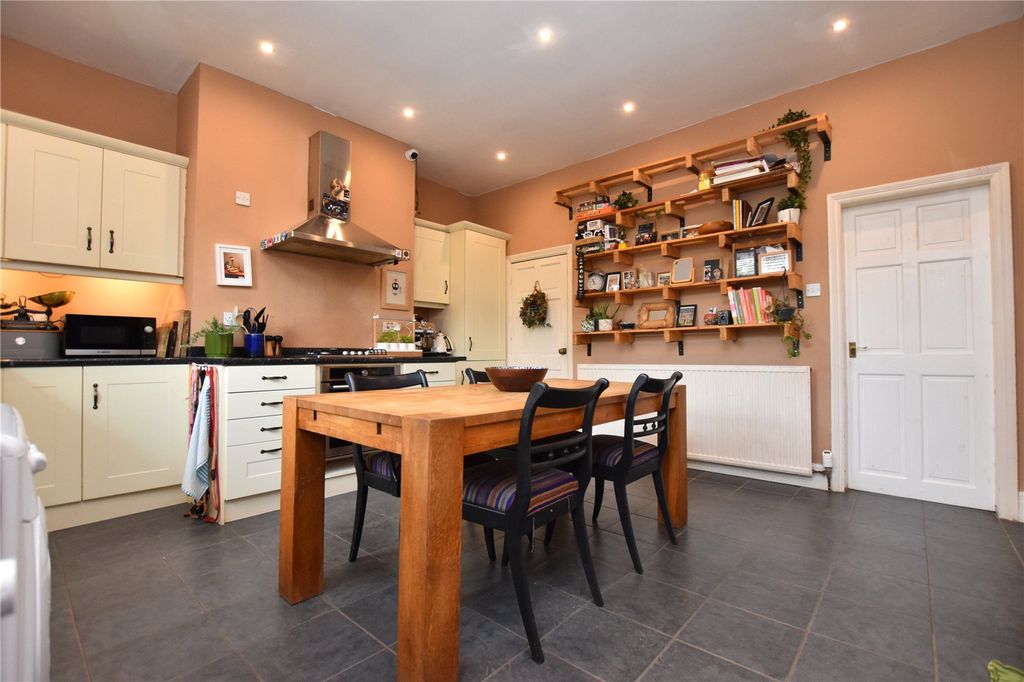 Property photo 2 of 16 Picture No. 07