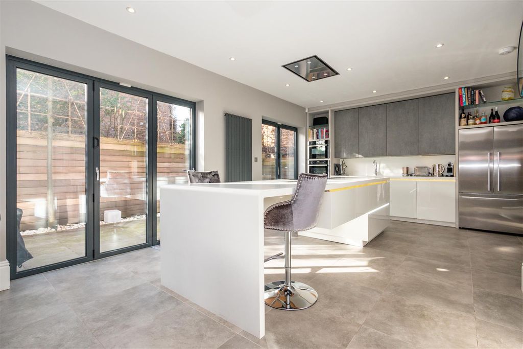 Property photo 3 of 34 Image 3