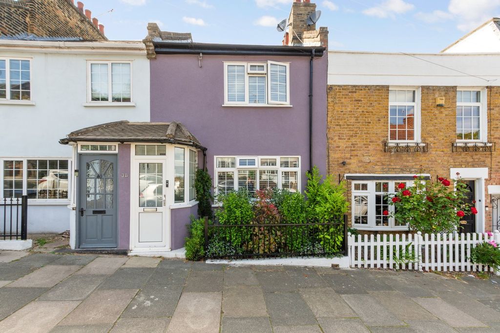 Property photo 1 of 17