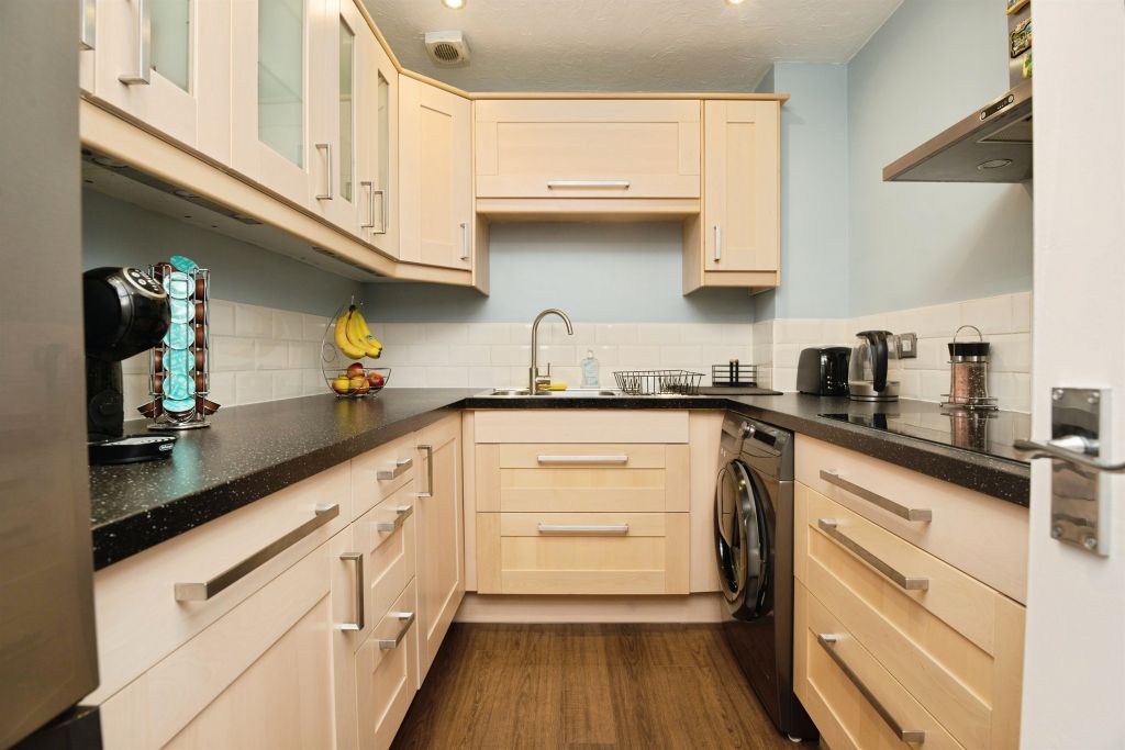 Property photo 2 of 17