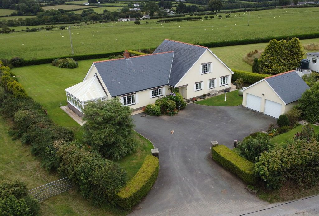 Property photo 1 of 34