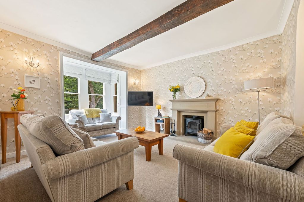 Property photo 2 of 50