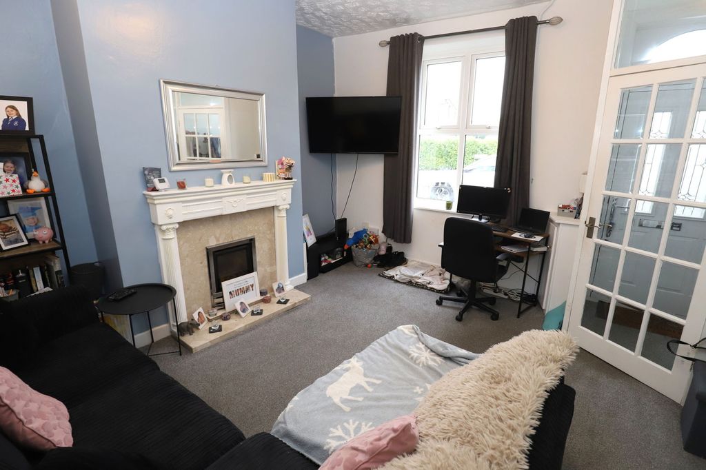 Property photo 2 of 23