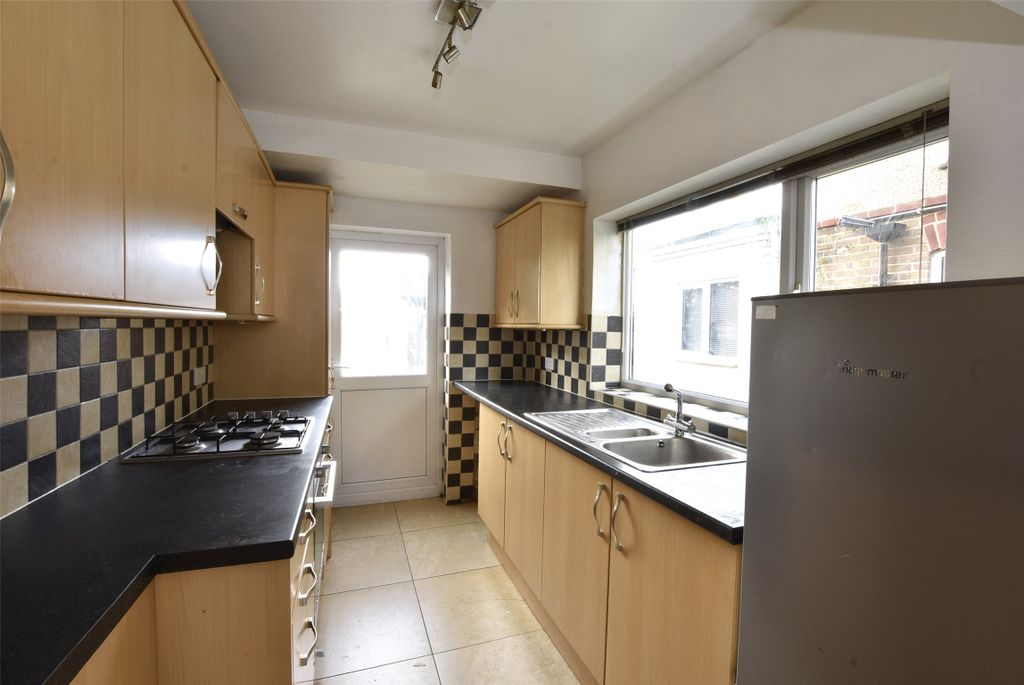 Property photo 3 of 12 Kitchen
