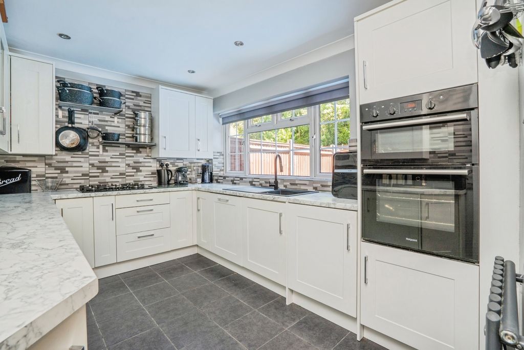 Property photo 3 of 14 Pbox-Img.Jpg