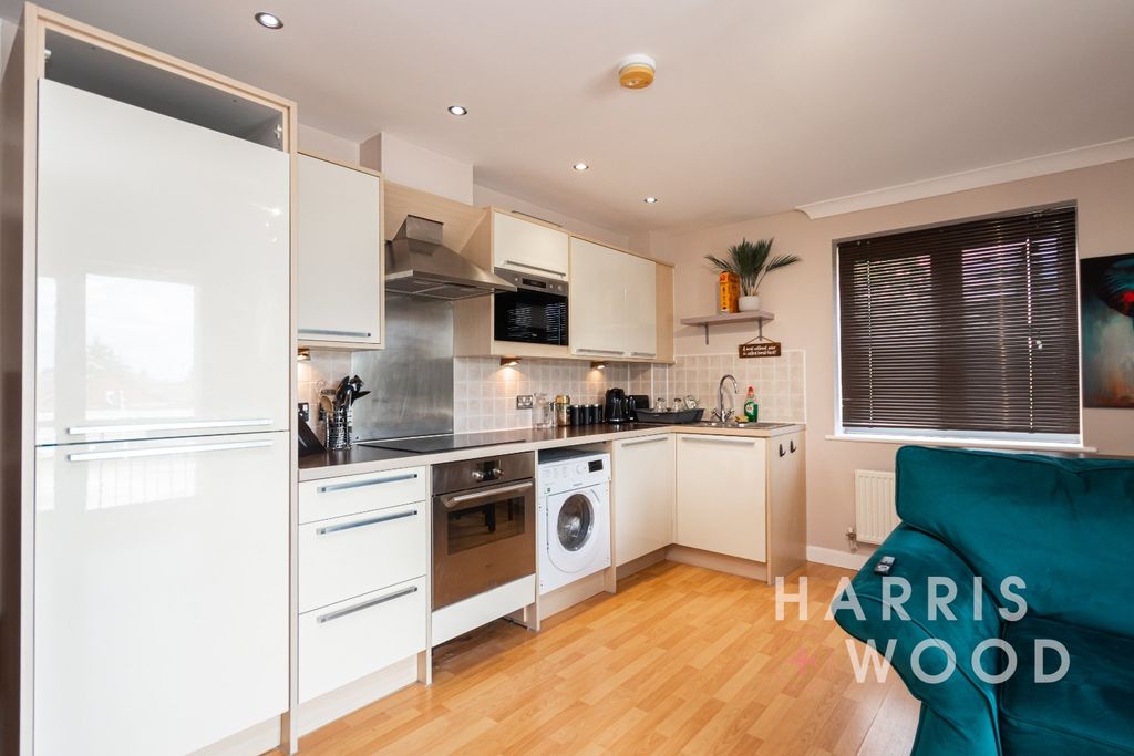 Property photo 2 of 8 4212121