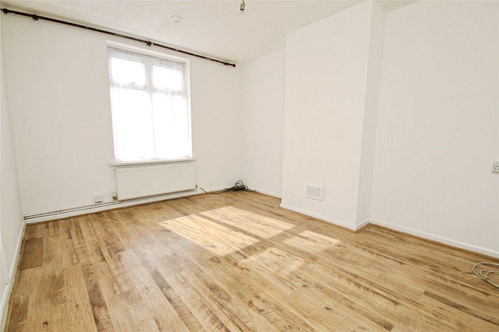 Property photo 3 of 8 Picture No. 08