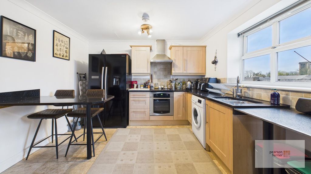 Property photo 2 of 12 Kitchen