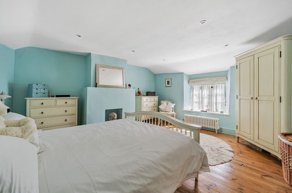 Property photo 3 of 18 3 - Bedroom