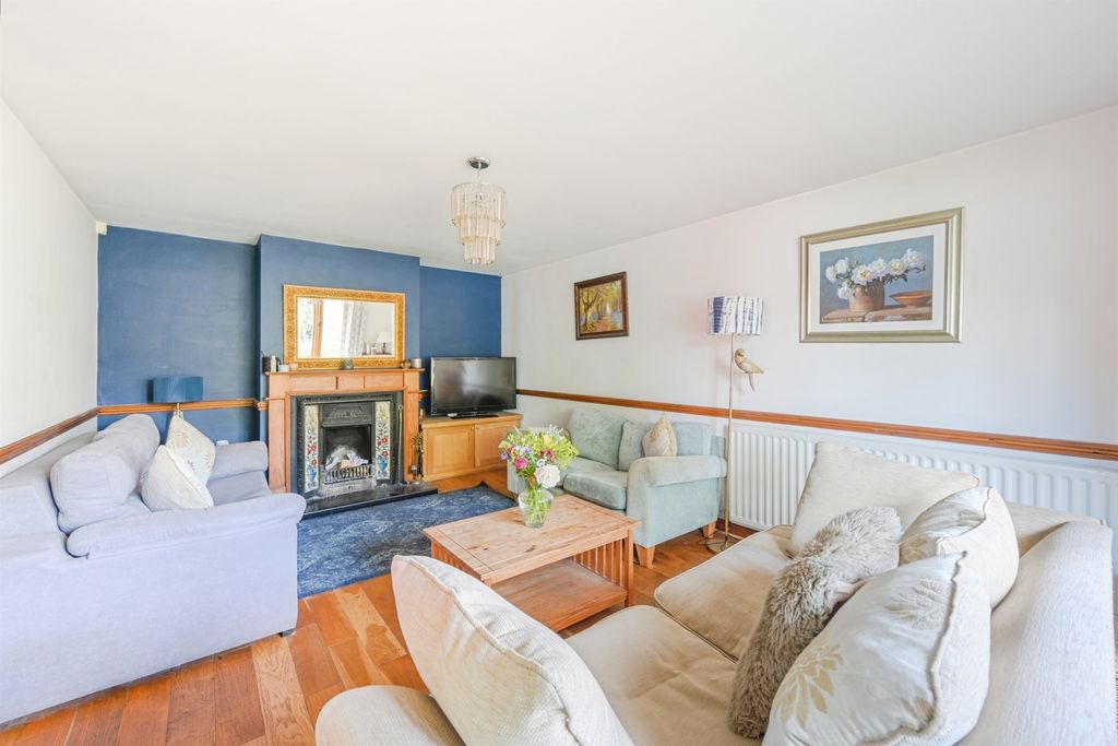 Property photo 2 of 18