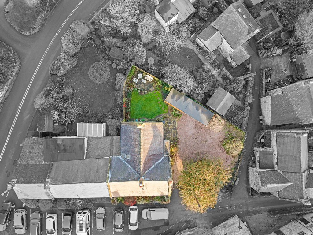 Property photo 2 of 31