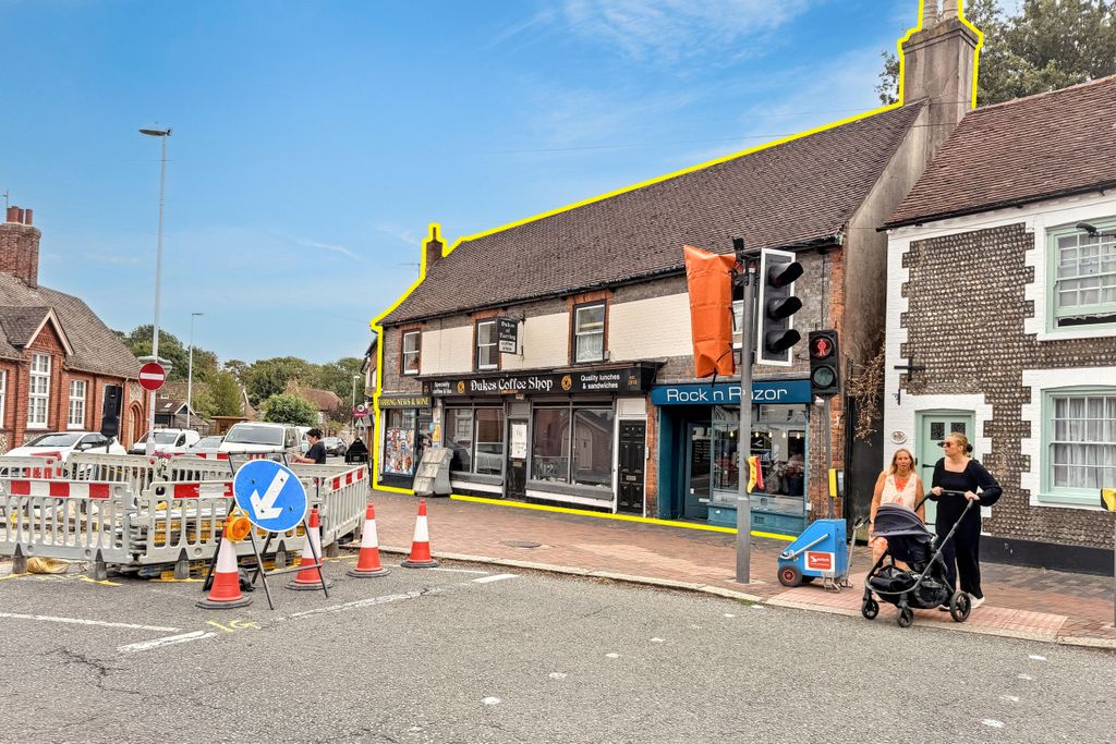 Property photo 1 of 4 Market House, Church Road, Worthing Bn13 1Hf