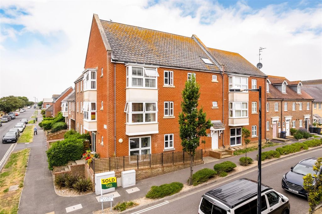 Property photo 1 of 14 Flat 11 Penzance House-1.Jpg