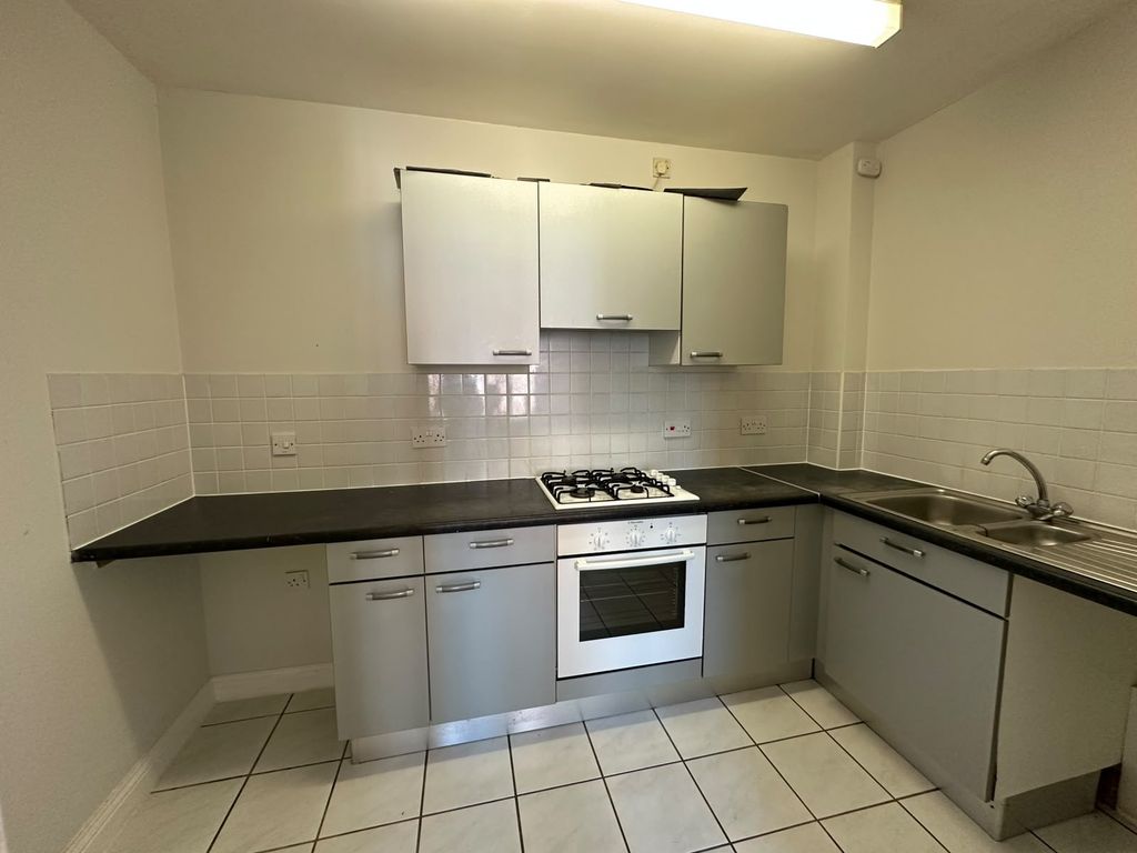 Property photo 3 of 5 Kitchen