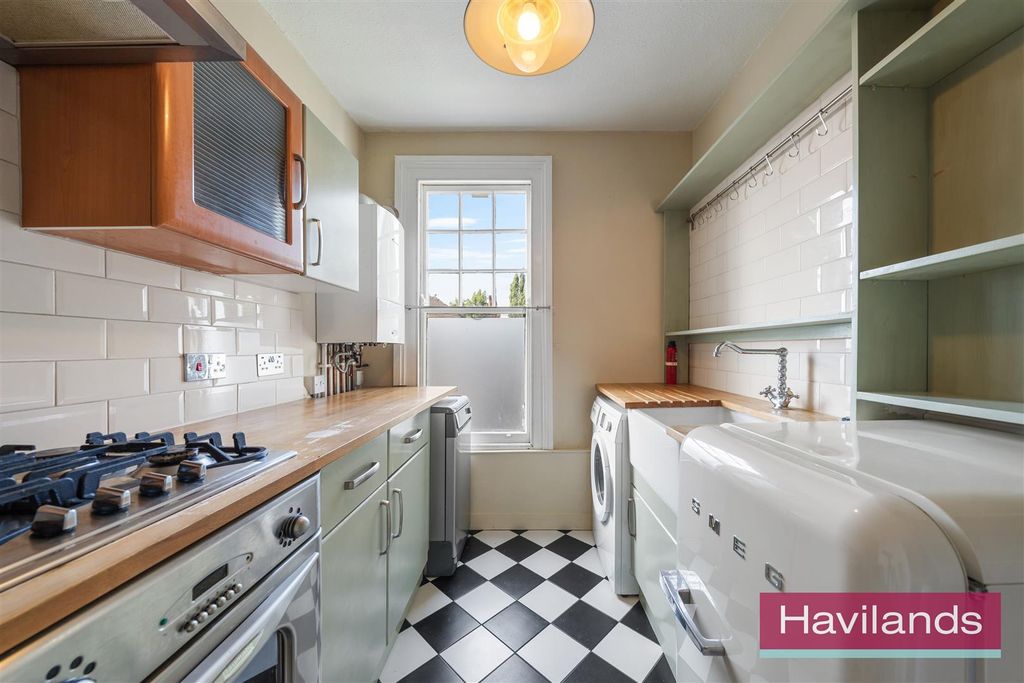 Property photo 3 of 11 Orpington Road-7.Jpg