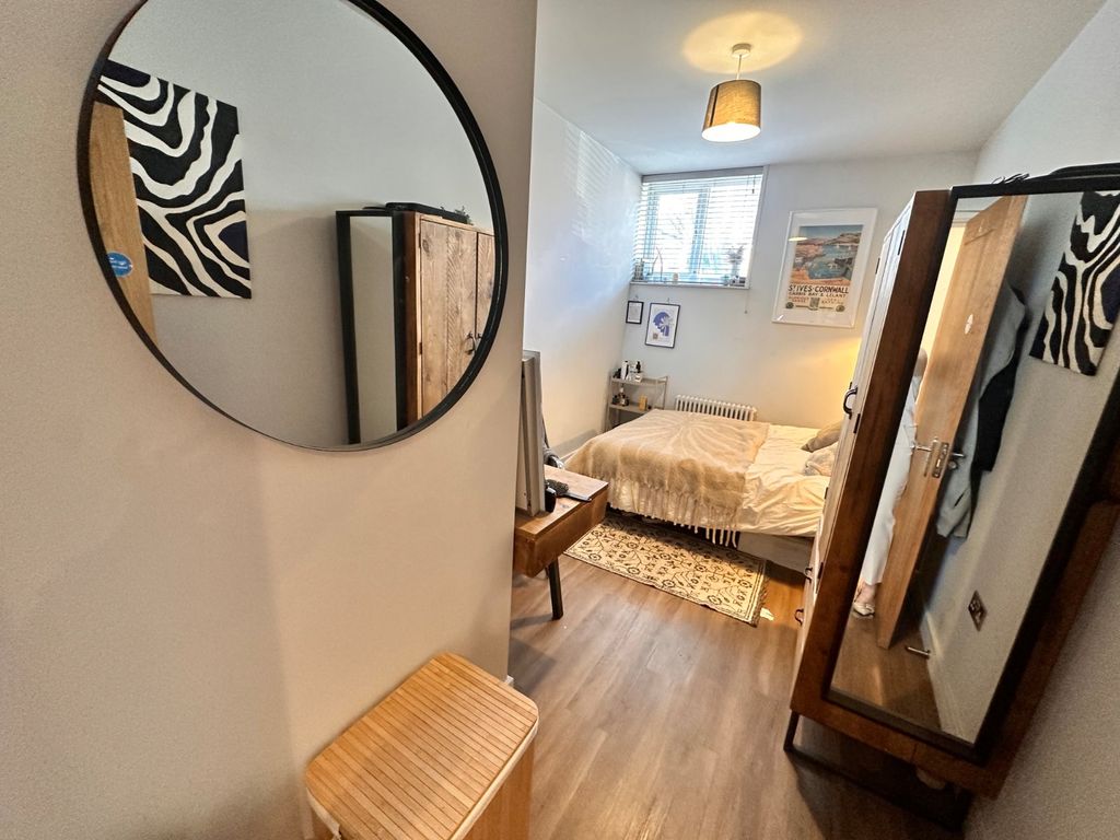 Property photo 2 of 15 Picture No. 23