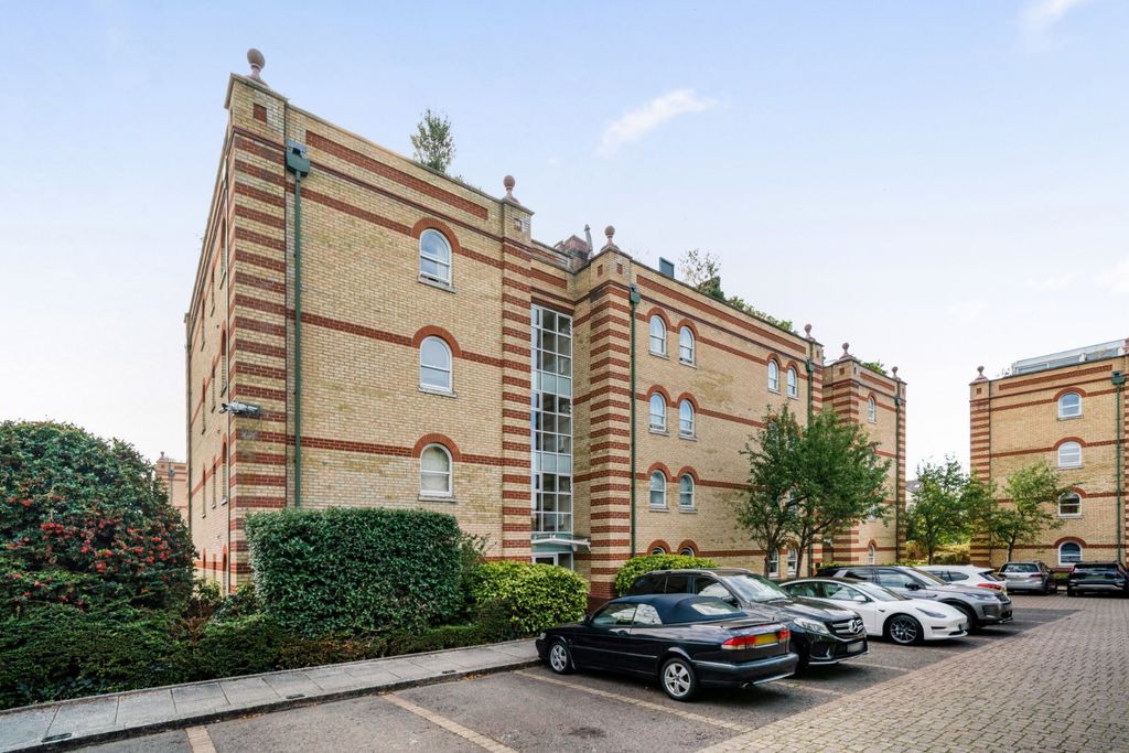Property photo 1 of 7