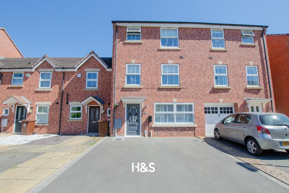 Property photo 1 of 18 41 Snitterfield - Front.Jpg