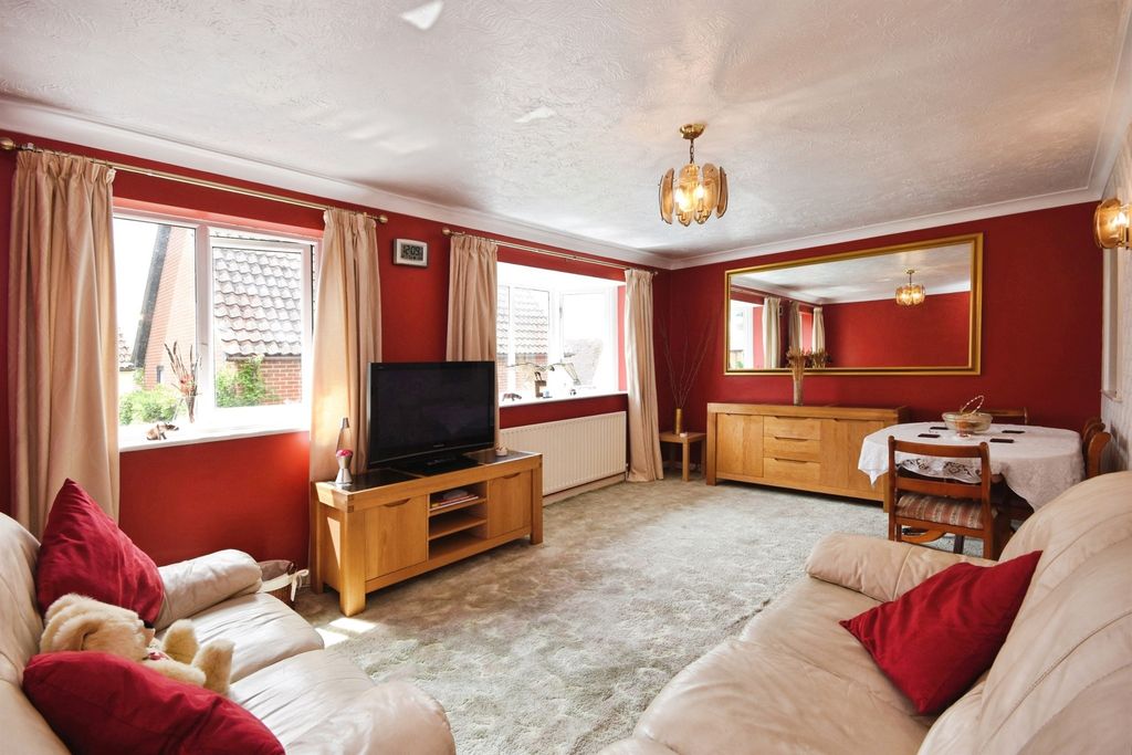 Property photo 2 of 17