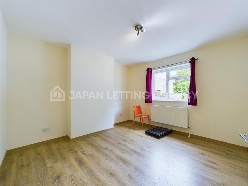 Property photo 3 of 16 Cam02206G0-Pr0081-Still005.Jpg