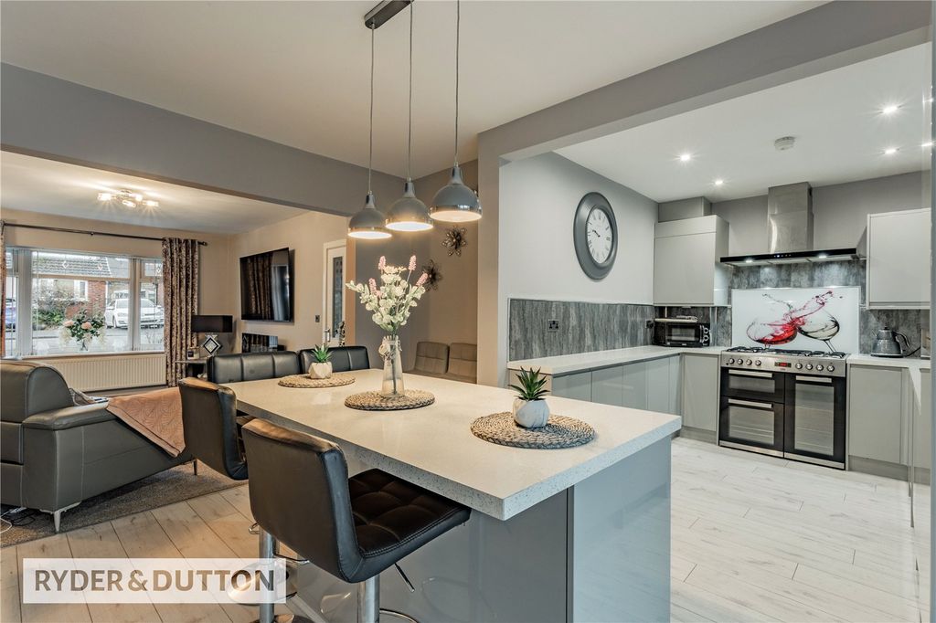 Property photo 3 of 23 Picture No. 11