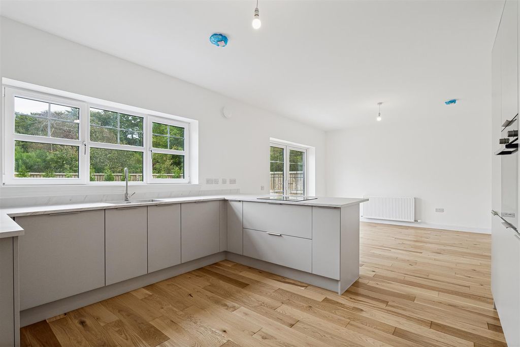 Property photo 2 of 35 P1066677.Jpg