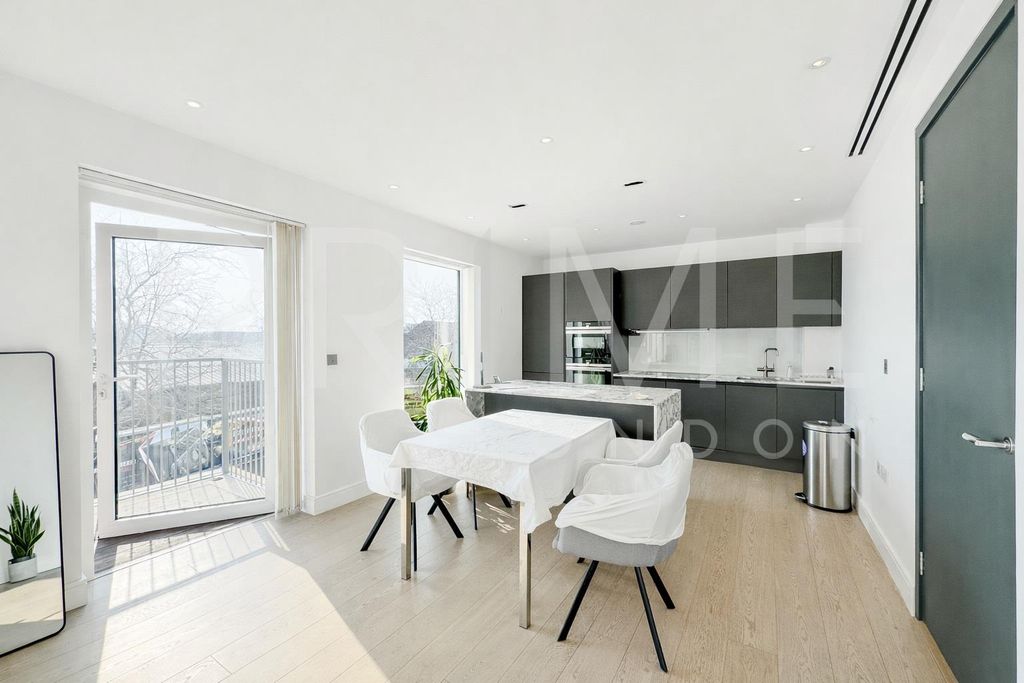 Property photo 2 of 12 Fp12.Jpg