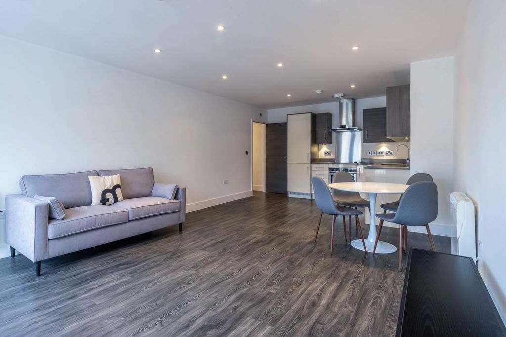 Property photo 3 of 17 Living Room