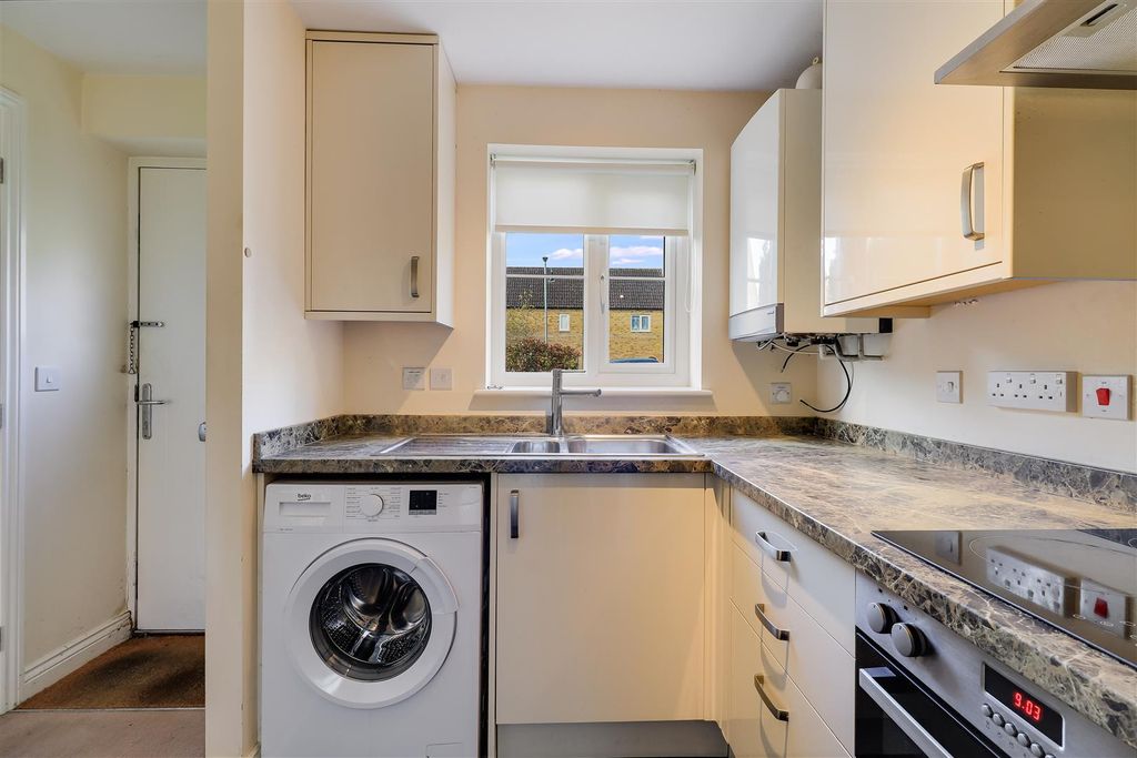 Property photo 3 of 21 Img (9).Jpg