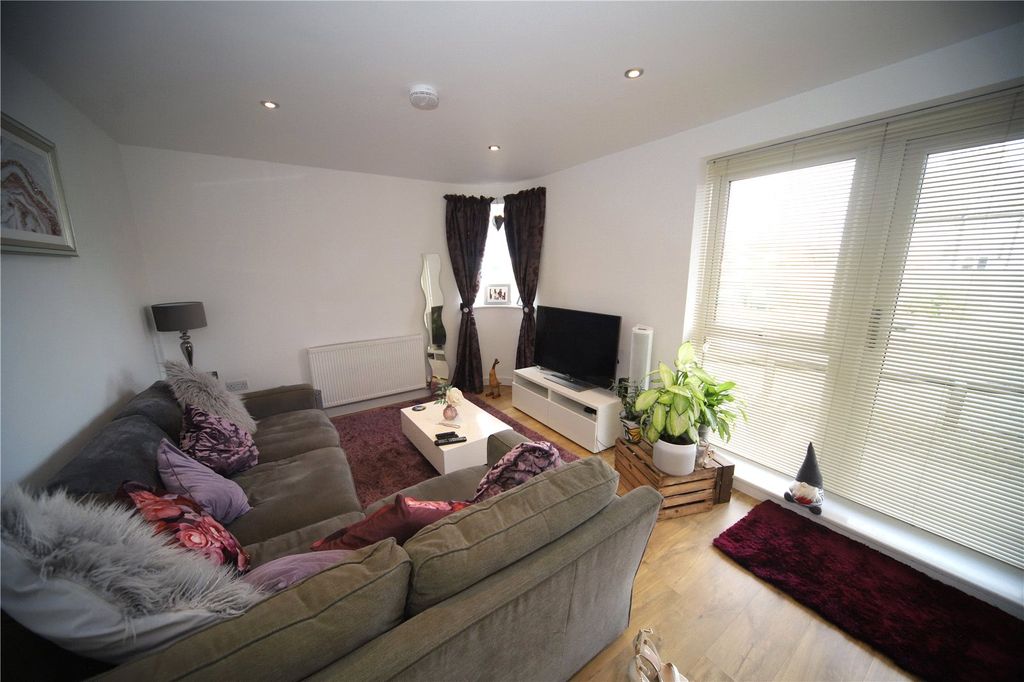 Property photo 3 of 8 Picture No. 02