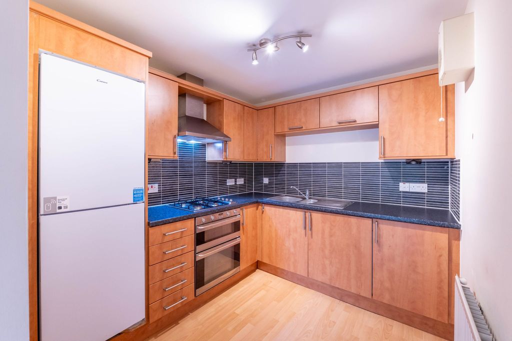 Property photo 3 of 12
