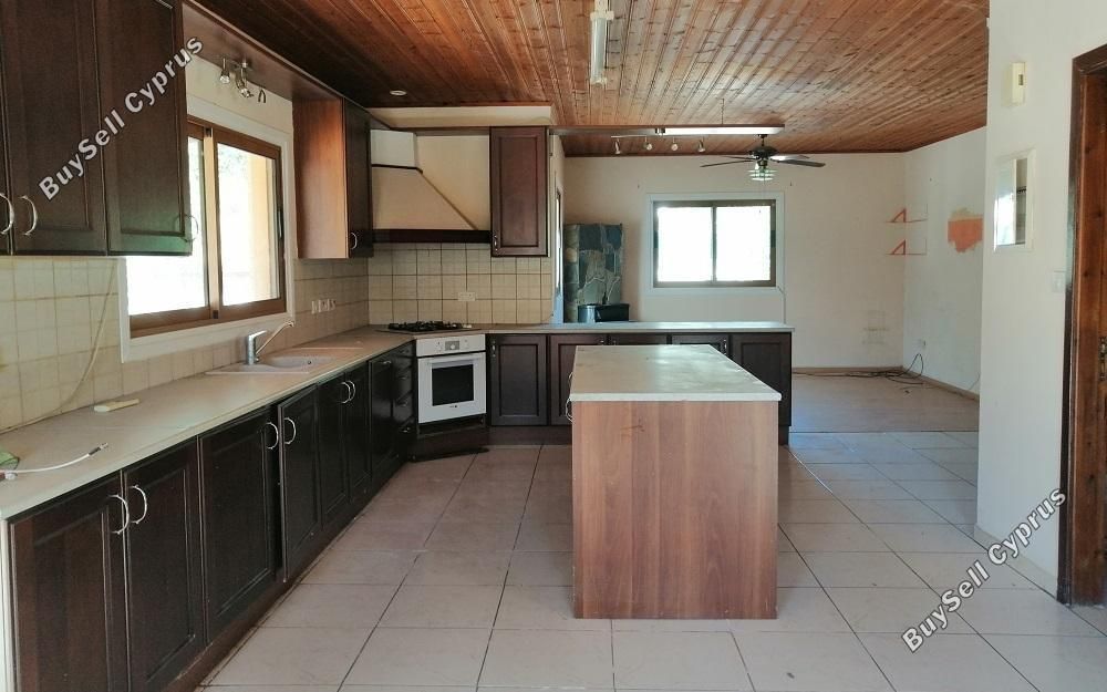 Property photo 2 of 3