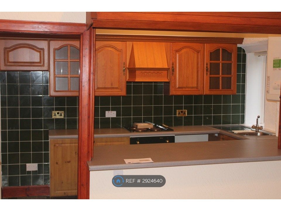 Property photo 2 of 10 Kitchen